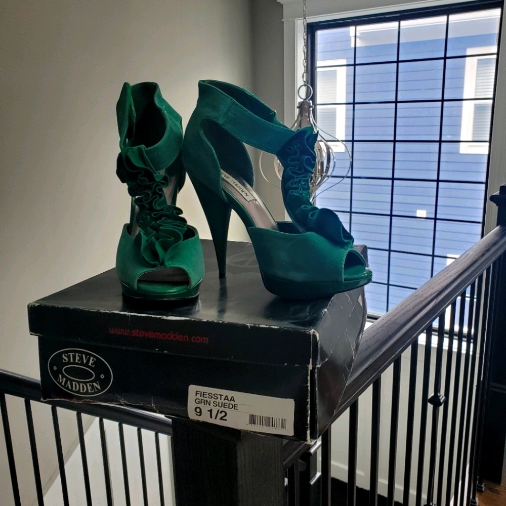 Pumps / Heels